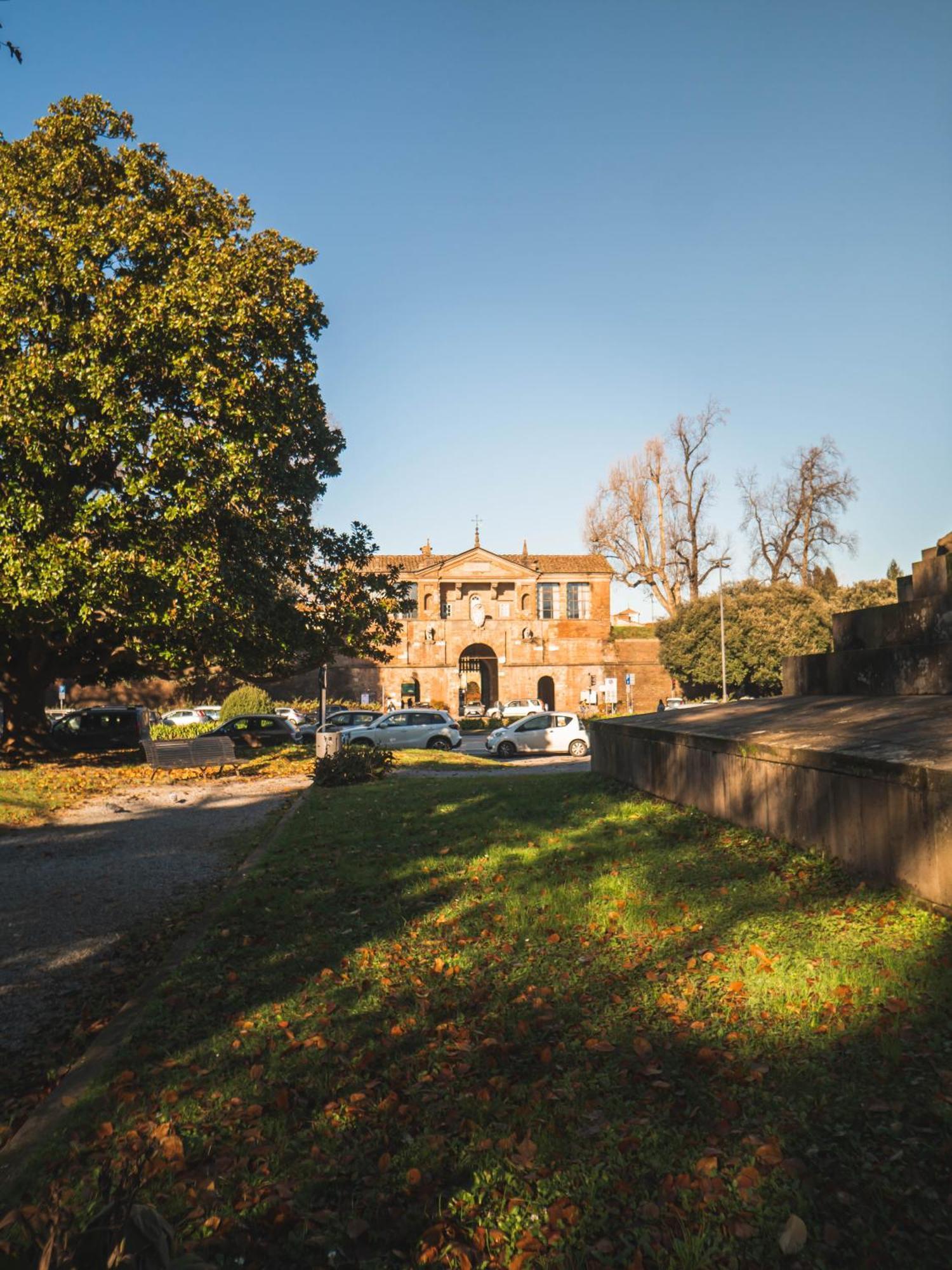 Belvedere Luxury Apartment, View On The Lucca Walls Ngoại thất bức ảnh