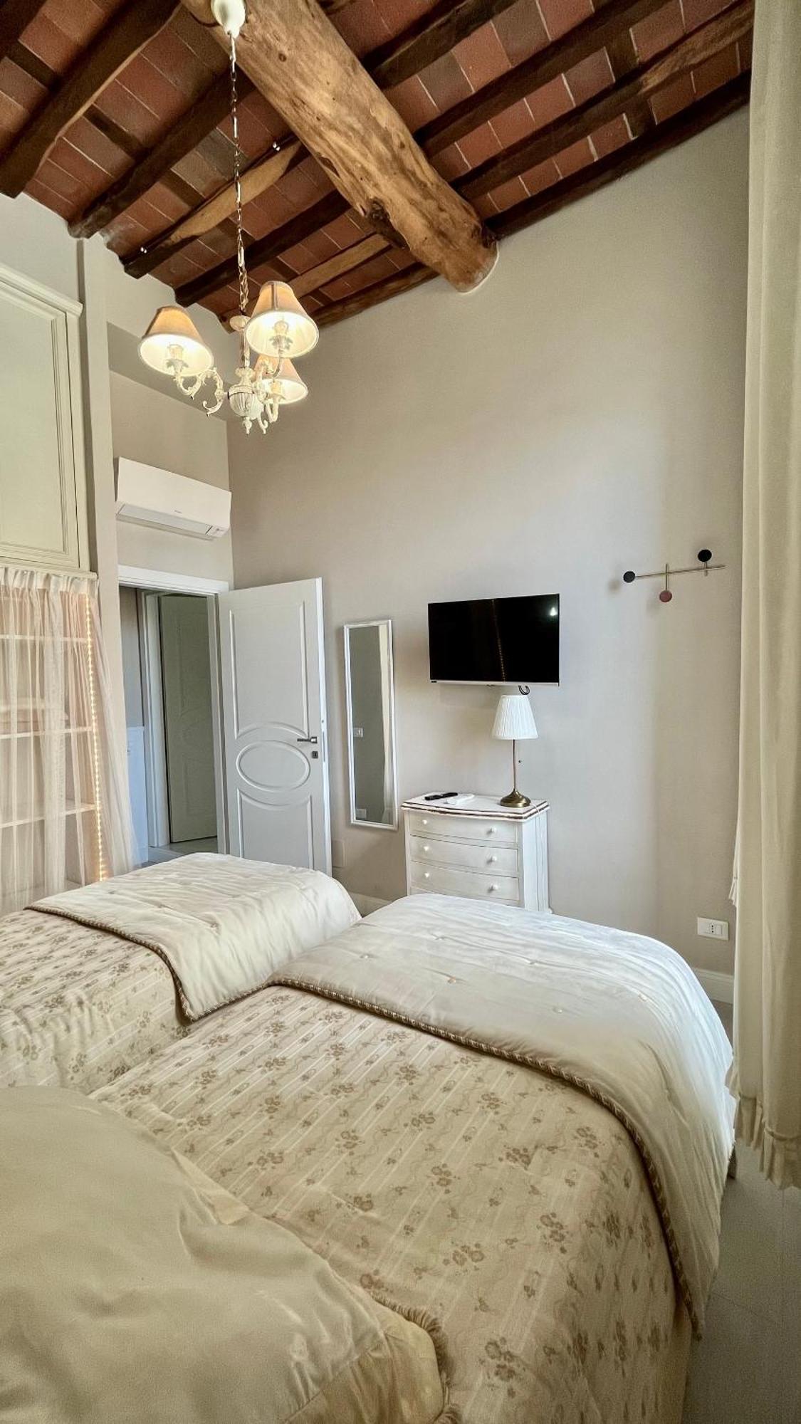 Belvedere Luxury Apartment, View On The Lucca Walls Ngoại thất bức ảnh